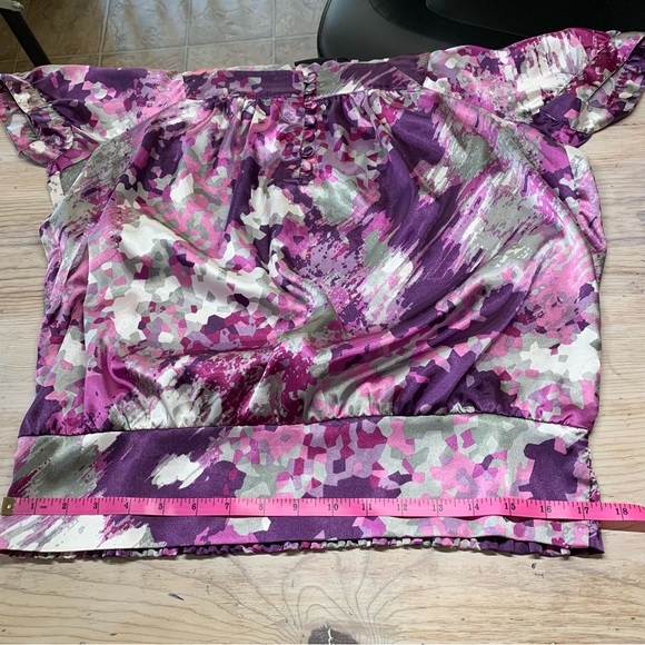 Silky Banded Waist Blouse - Picture 10 of 14